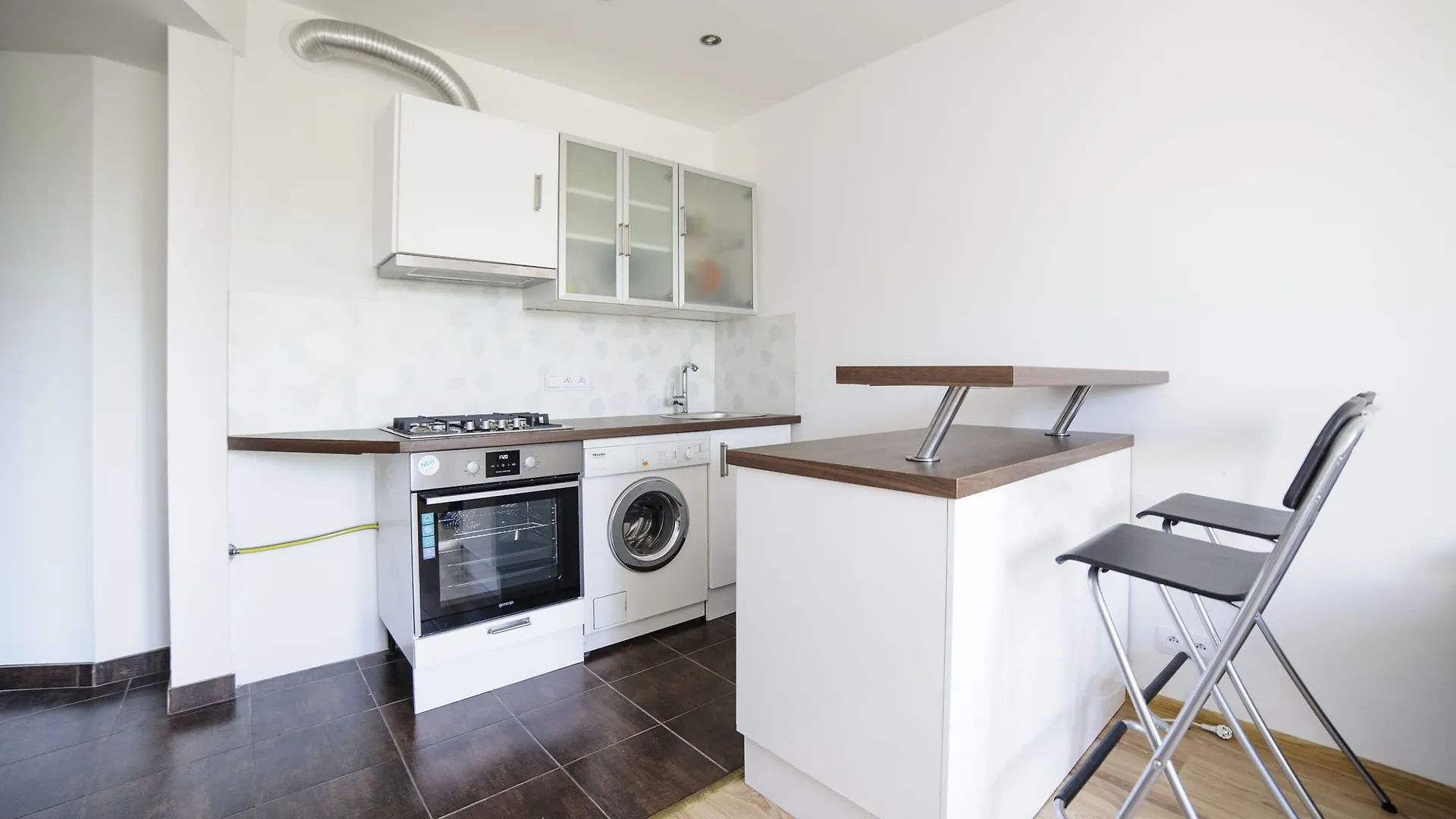 Apartment Cherry House Bieniewicka Warsaw Poland